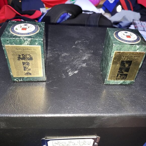 Vintage, Collectible Marble Paperweights w/ Great Seal of USA & iconic NY Times - Picture 8 of 12